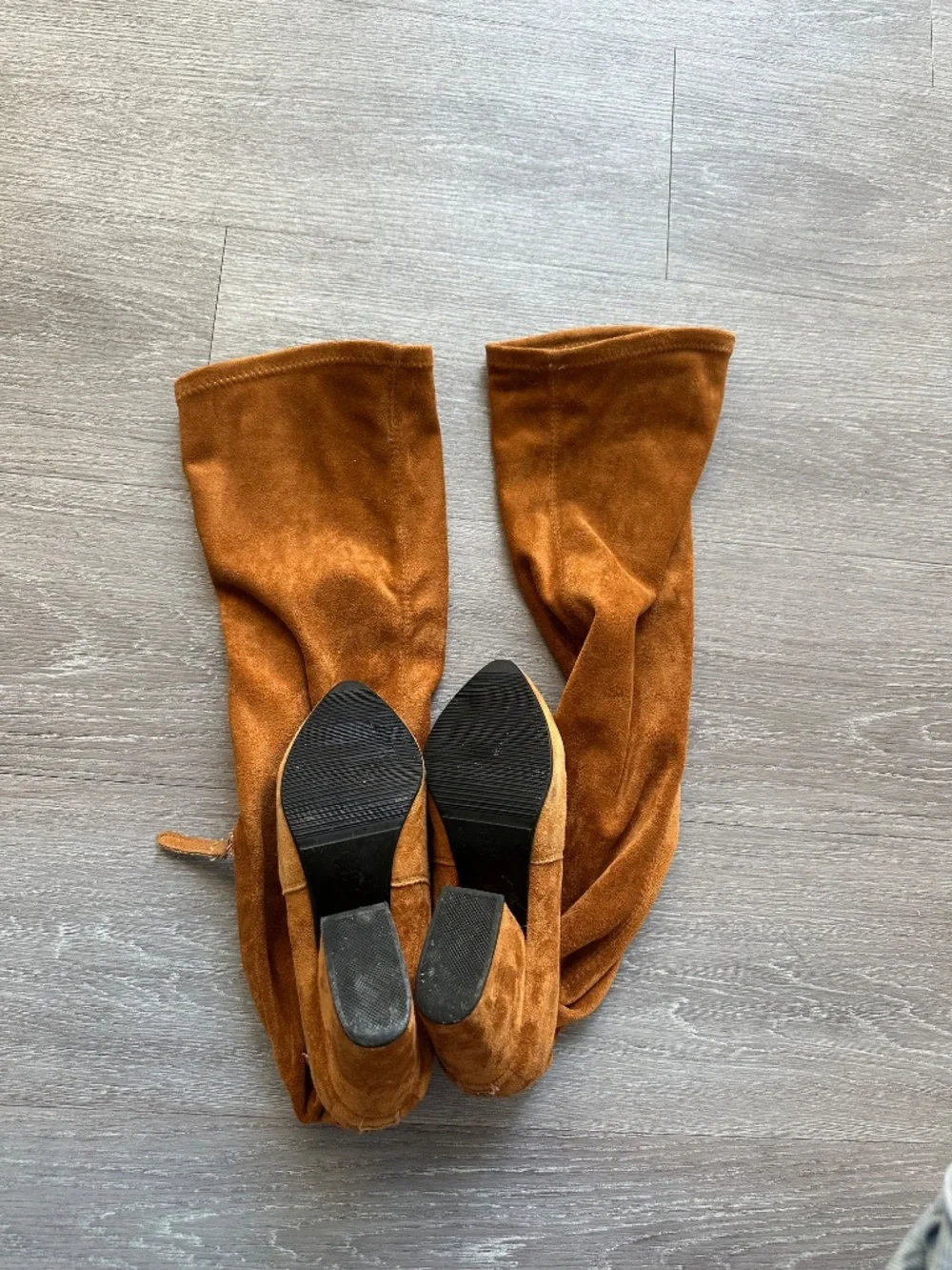BUNDLE Goodnight Macaroon Marlo Boots size 5
